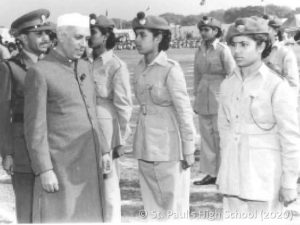 Jawaharlal Nehru reviewing Guard of Honour