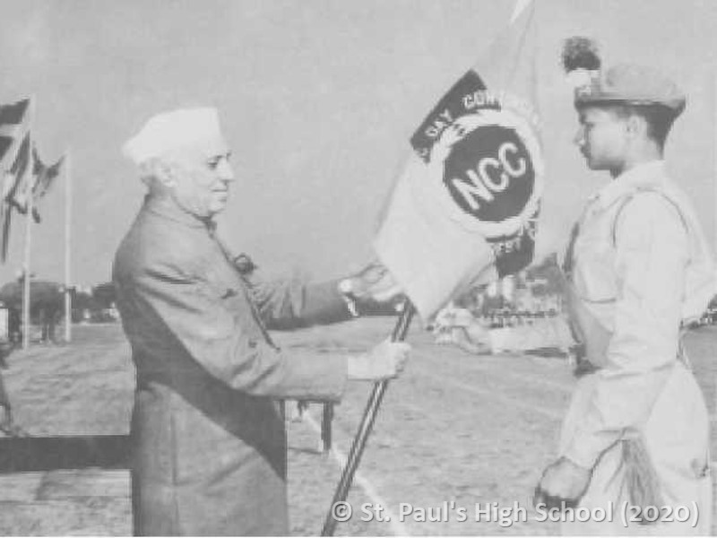 Jawaharlal Nehru presenting Republic Day banner